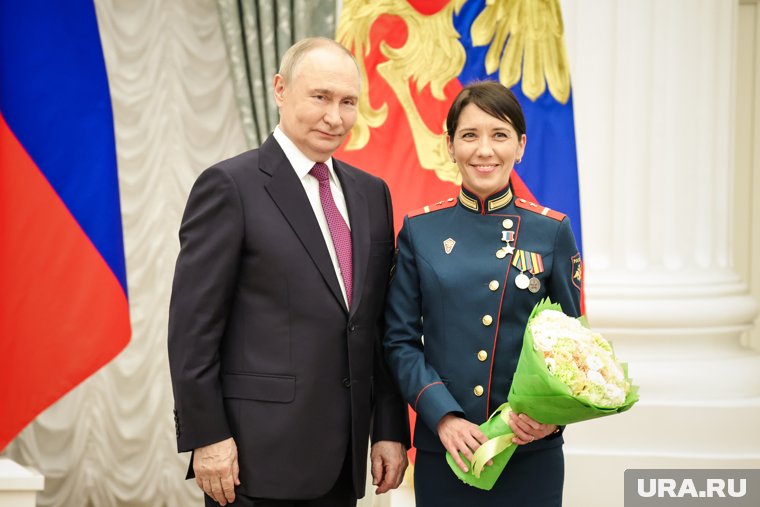 Президент Владимир Путин вручил в Кремле государственные награды: Звезду Героя России получила ефрейтор Людмила Болилая