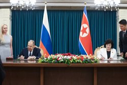 Лавров принял участие в церемонии подписания плана межмидовских обменов между РФ и КНДР