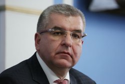 Игорь Сапко посетит парад и посмотрит фильм о войне
