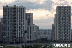 Сумма в 12 млн рублей недостаточна для двухкомнатной квартиры в Москве, заявил Ахальцев