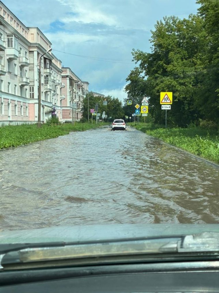 Потоп на улицах Каменска-Уральского