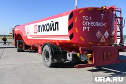 Водителей нефтяных цистерн "Лукойла" увольняют за использование "глушилок"