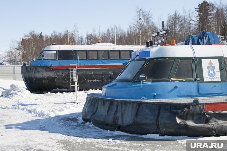 Сейчас работа судов уже приостановлена, но причина в усилении ветра