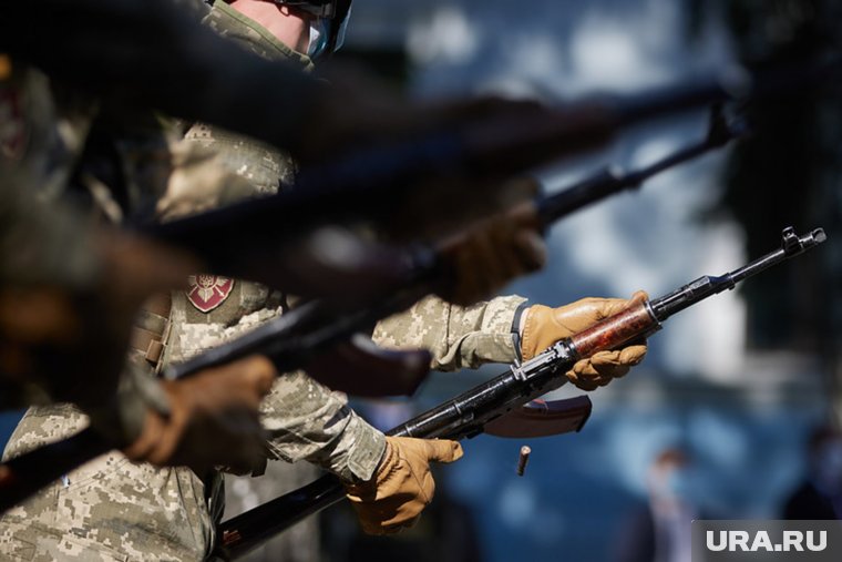 Два украинских бойца замуровались в бункере и уже четвертый день не могут из него выбраться