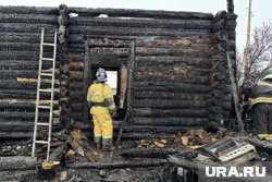 Частный дом загорелся в Курганской области (архивное фото)