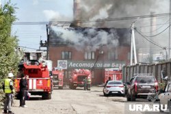 Площадь пожара достигла 120 квадратных метров