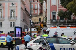 Не менее 15 человек погибли при падении фуникулера