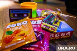 В Челябинске продают яркий атрибут 90-х