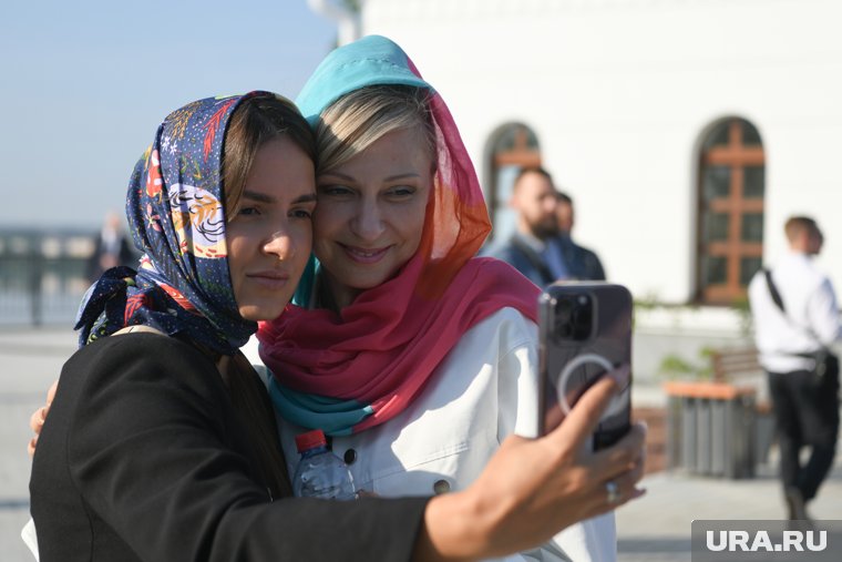 По всему миру 21 июня отмечают день селфи