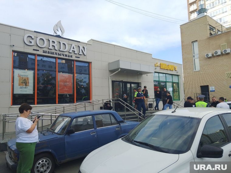 Мужчина угрожал взорвать гранату в челябинском ресторане