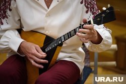Музыкальный сувенир исполнительнице вручили в прямом эфире конкурса
