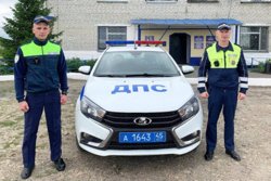 Автоинспекторы организовали буксировку поломанного авто 