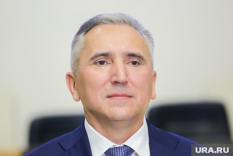 Александр Моор поздравил ветеранов с юбилеем победы