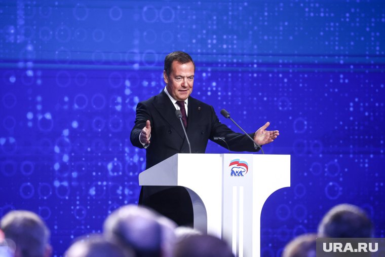 Председатель ЕР Дмитрий Медведев поддержал выдвижение избранных югорским политсоветом кандидатов на пост губернатора ХМАО