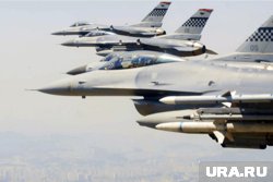 F-16 оснащен пушками, высокоточными ракетами и бомбами