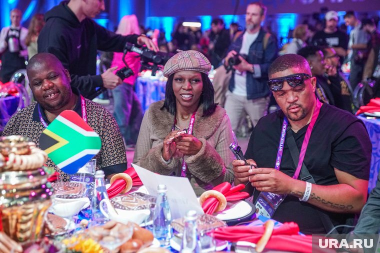 Mzansi Jikelele предлагают услышать ЮАР такой, какой она есть: яркой, энергичной и невероятно самобытной, говорится на сайте конкурса.