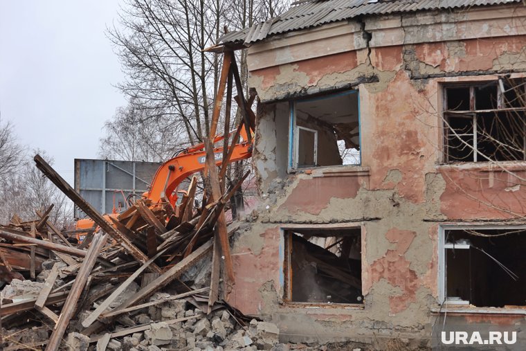 В Кургане сносят ветхий дом по улице Климова (архивное фото)