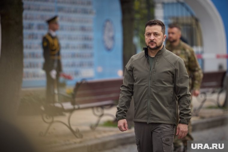 Отсутствие защиты интересов своего народа Зеленским - одна из главных причин затянувшегося конфликта, заявил телеведущий Майк Криспи