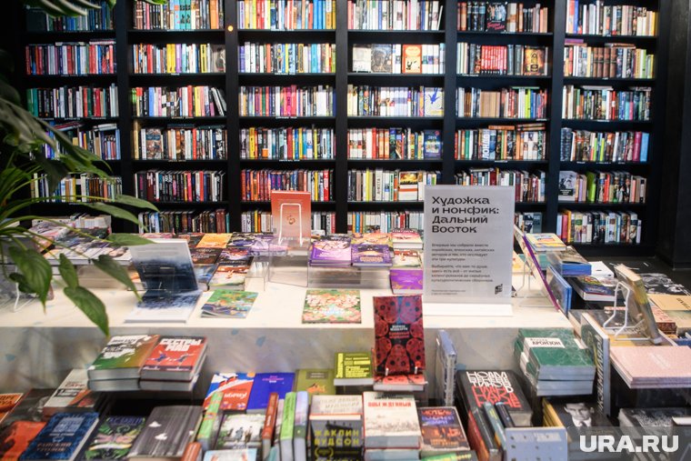 Для настоящего книголюба этот день — отличный повод поделиться любимыми цитатами, обсудить прочитанное и просто забыть о суете