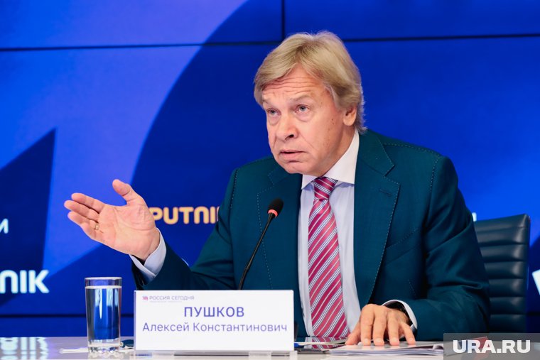 По словам Пушкова, подобные предложения появились из-за изменений в украинском руководстве