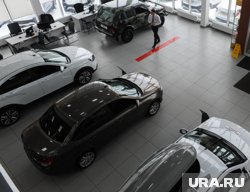 Автодилеры продают как новые, так и подержанные авто