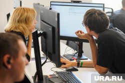 Программистов легко переманить в другие страны из-за универсальности их профессии, отметил эксперт