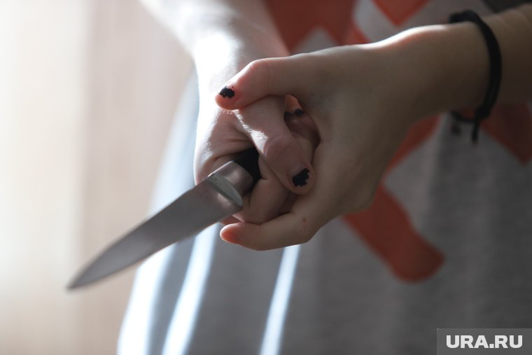 Женщина пыталась защитить сына от бывшего мужа