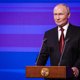Пять семей из Тюменской области получили награды от Владимира Путина