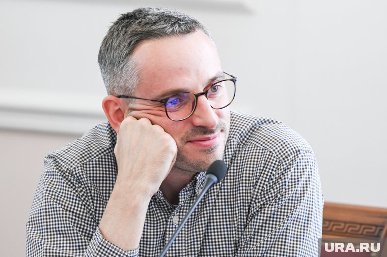 Дмитрий Колезев* после начала спецоперации покинул Россию 