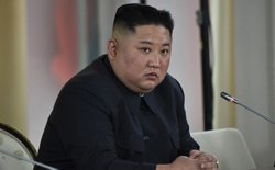 Ким Чен Ын принял участие в открытии выставки вооружений в Пхеньяне