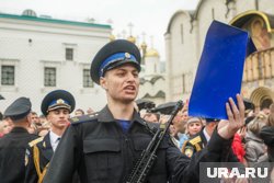 На Соборной площади Московского Кремля новобранцы Президентского полка приняли присягу 