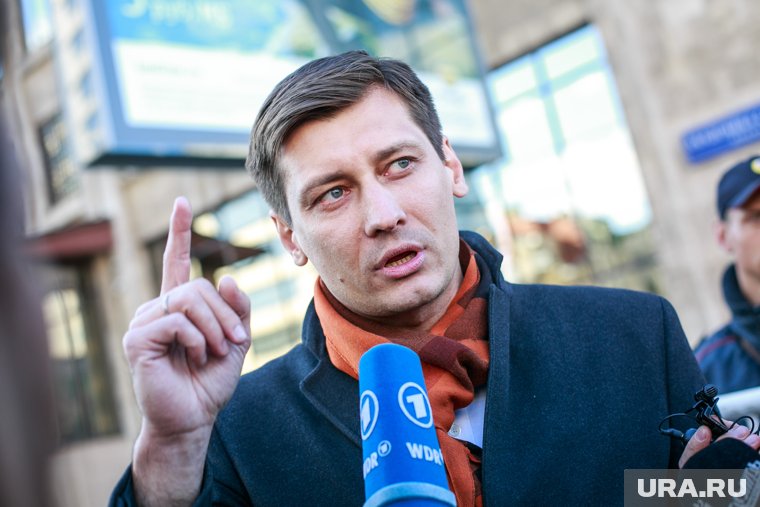 Суд отказался пересматривать дело Дмитрия Гудкова* о дискредитации армии