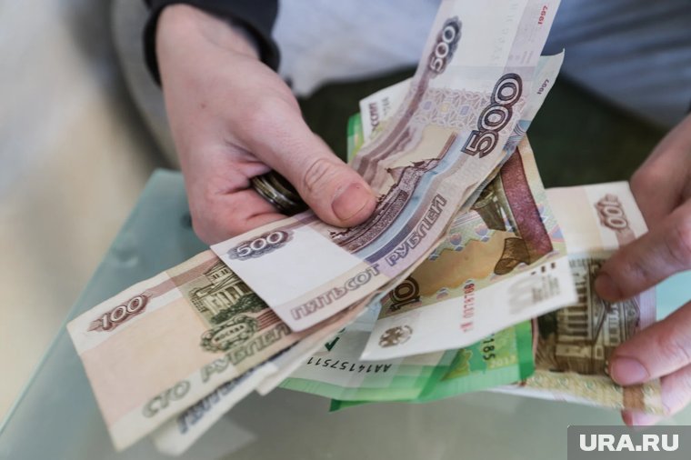 Курганцы предпочитают оставлять чаевые наличными