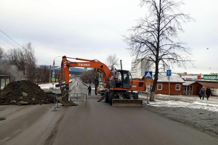 Трассу вскрыли из-под земли на проспекте Мира 