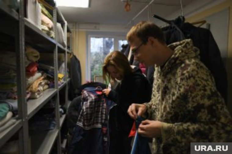 Мы решили выбрать чистую одежду, которую жертвуют центру тюменцы
