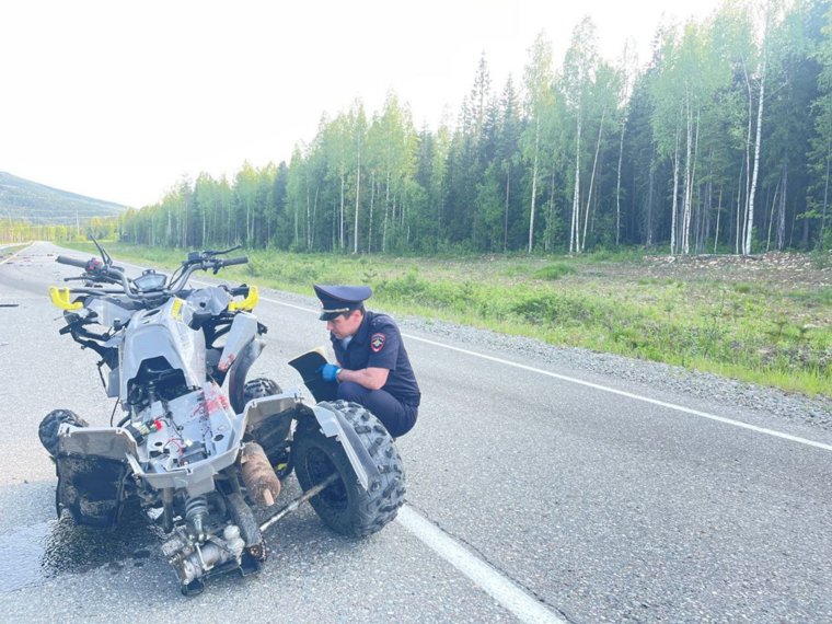  Попавший в аварию квадроцикл