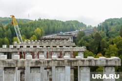 На трассе М-5 продолжается сборка пролетов эстакады