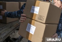Сотрудники СК России по ЯНАО передали партию гуманитарной помощи для бойцов СВО