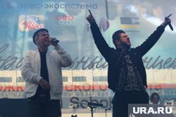 В конце выступления у музыкантов возникли проблемы со звуком