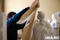 Памятник был установлен в 2006 году скульптором из Тюменской области (архивное фото)