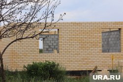 Вместо комфортного жилья челябинцы дождались недостроя с трещинами
