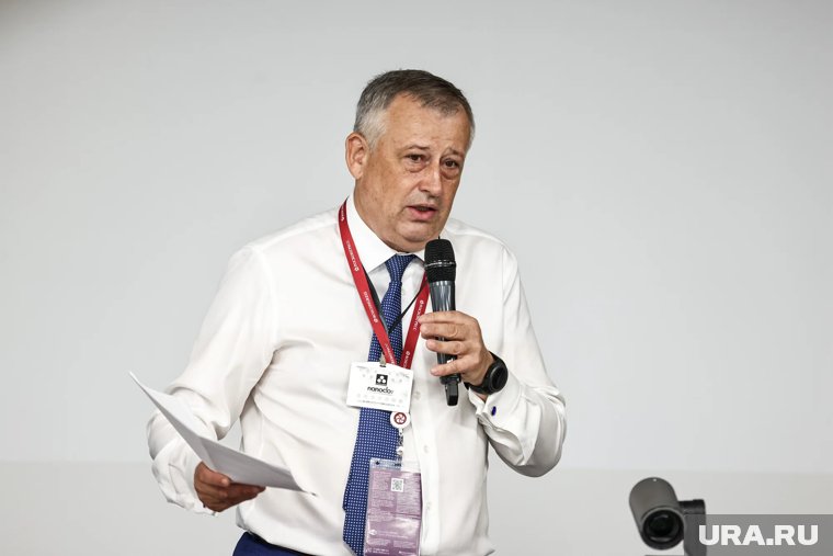 Дрозденко начал свою политическую карьеру в 1986 году