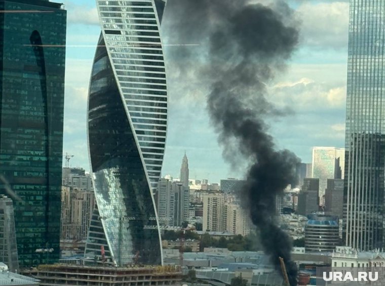 Очевидцы отмечают дым в районе «Москва Сити»