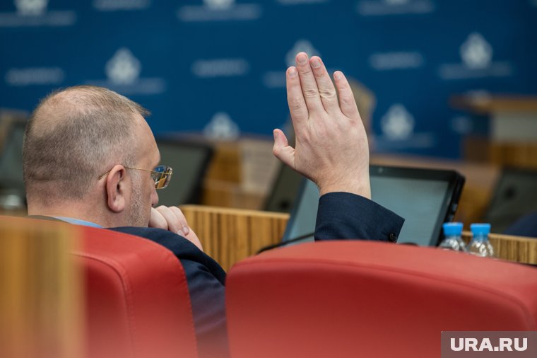 На внеочередном заседании приняли решение, когда обновят парламент