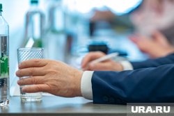 В аэропортах Москвы начали бесплатно раздавать пассажирам воду
