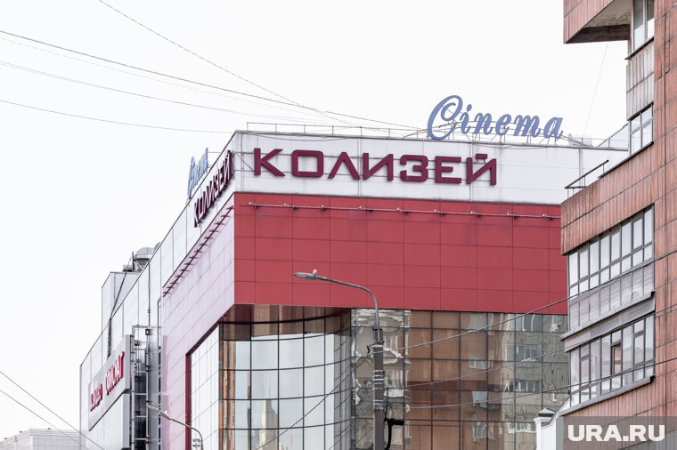 Причина — невозможность размещения вытяжки