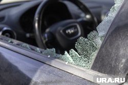 Тюменка должна будет оплатить ремонт авто, на которое упала с 20-го этажа