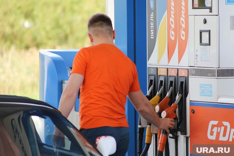 Временное прекращение продажи бензина не коснулось крупных федеральных сетей, отметил Александр Фролов