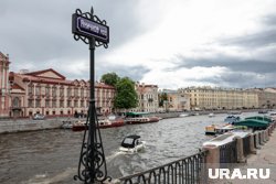 В воздухе ощущается «запах химии и лекарств», который напоминает смесь хлора