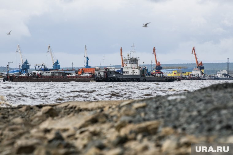 Устаревшие баржи использовало сельхозпредприятие в ЯНАО